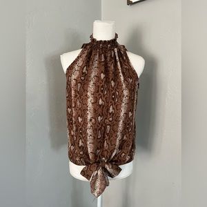 B Famous blouse size M